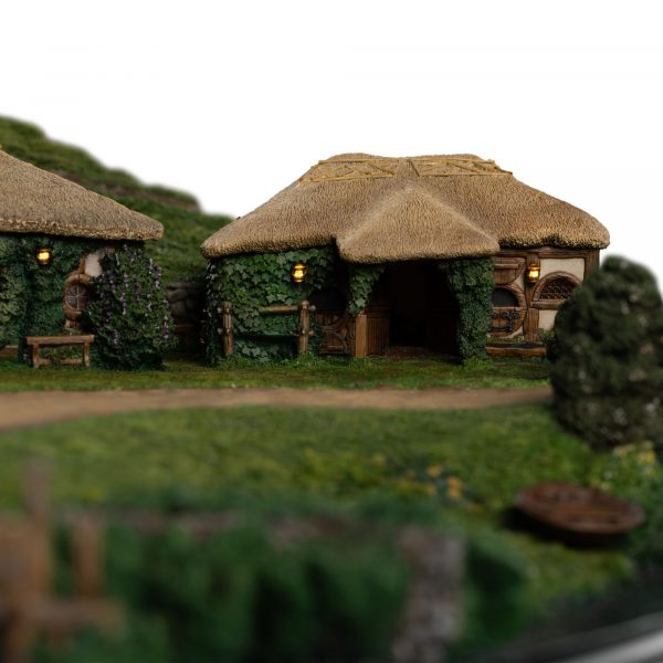 Weta - Green Dragon Inn - Limited Edition - Image 8